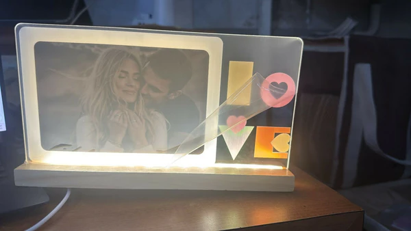 Elegant LED Love Photo Frame Lamp - Natural Wooden Base & Romantic Decor - Image 5