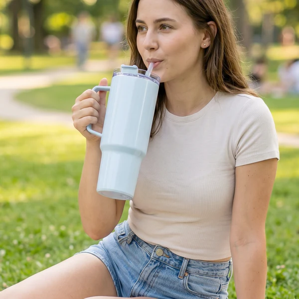 1800ml Large Capacity Travel Sipline Tumbler with Handle and Straw Lid - Image 4